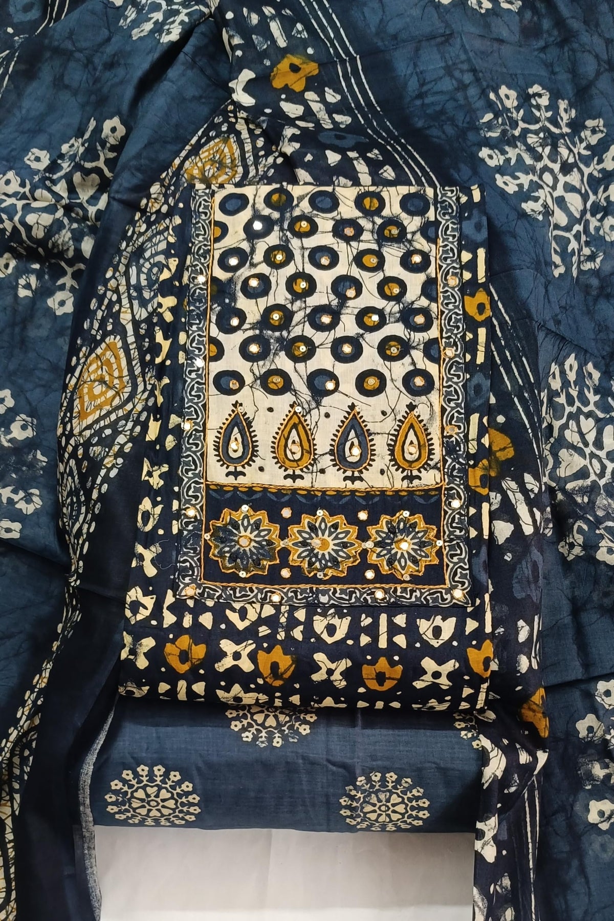 DRAVINAM Trends Women's Cambric Cotton Dress Material | Unstitch Printed Suit Set with Cotton Dupatta