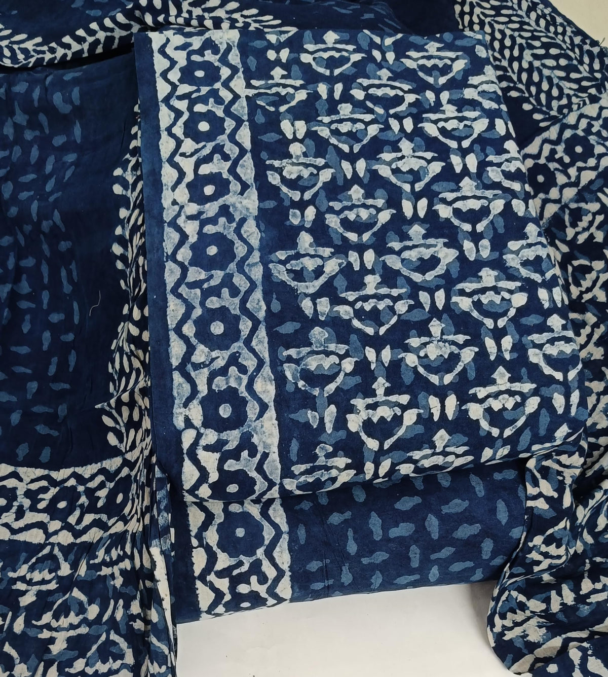 DRAVINAM Trends Hand Block Print Jaipuri Cambric Unstitched Cotton Suit Dress Material for Women with Mulmul Cotton Hand Printed Dupatta