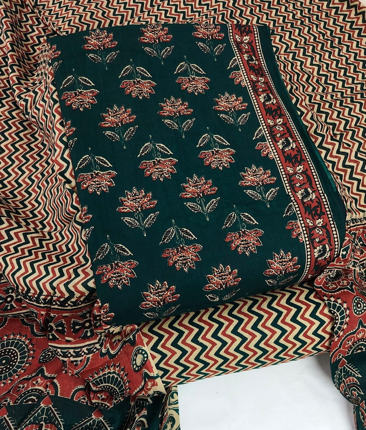 DRAVINAM Trends Jaipuri Print Cambric Cotton Unstitched Salwar Suit Dress Material for Women with Mulmul Cotton Dupatta