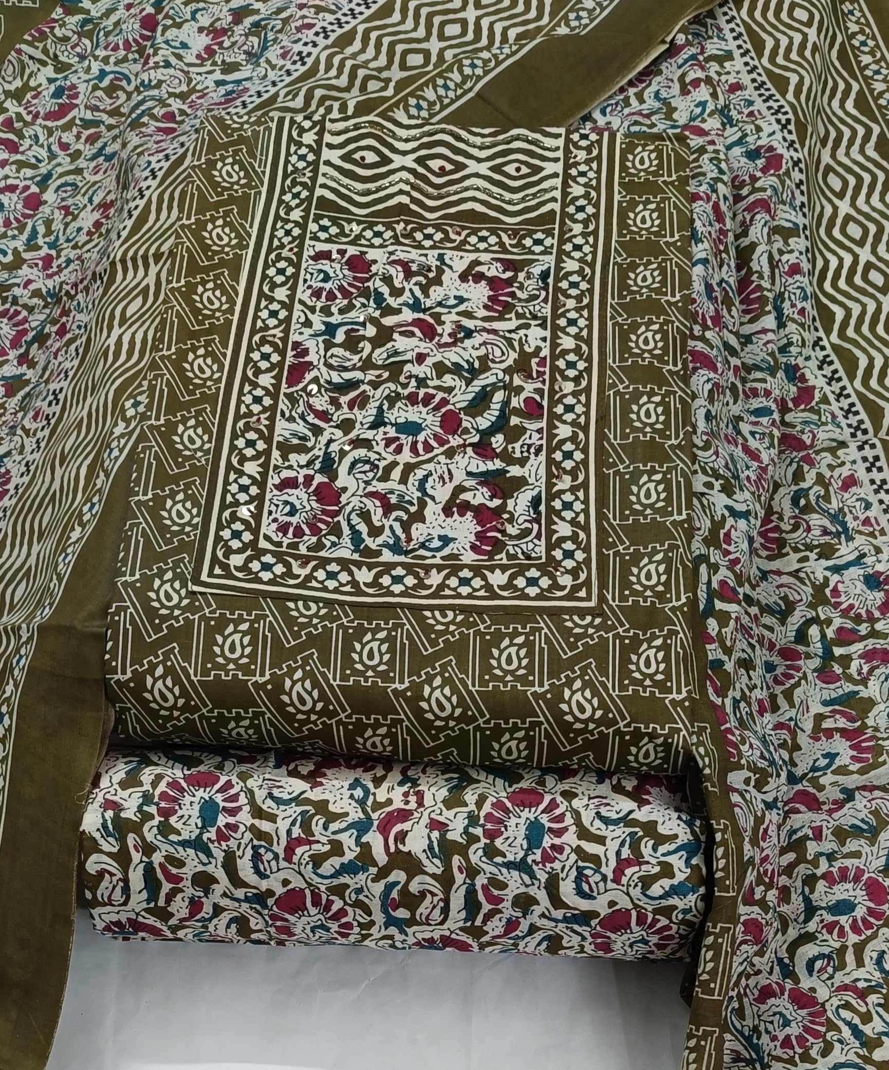 DRAVINAM Trends Women's Cambric Cotton Dress Material | Unstitch Kalamkari Printed Suit Set with Cotton Dupatta