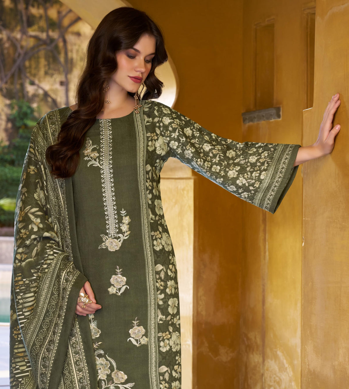 DRAVINAM Trends Women's Winter wear unstitched Printed Woollen Pashmina Embroidery Work Unstitched Salwar Suit Dress Material with Pashmina Printed Shawl Dupatta