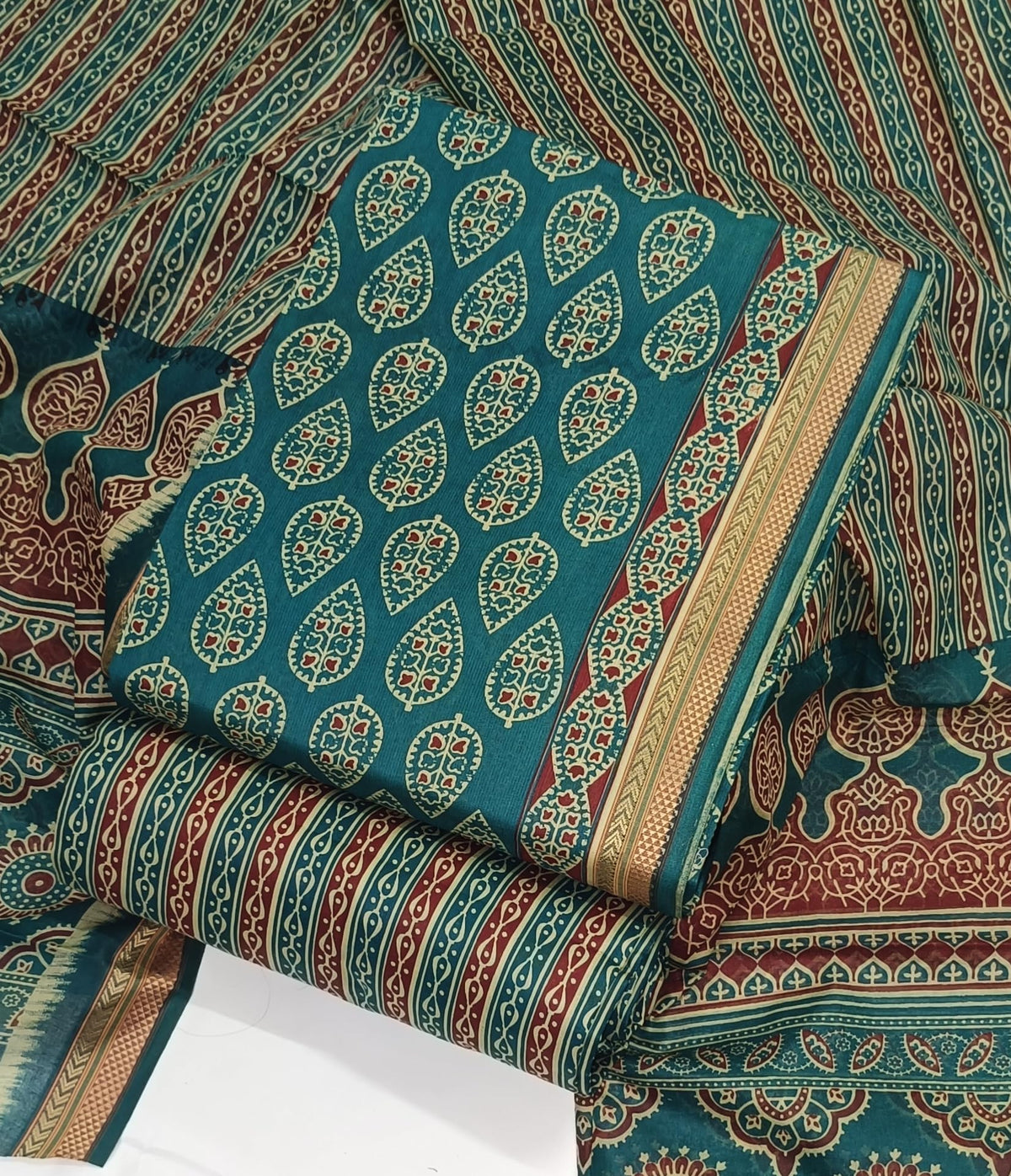 DRAVINAM Trends Jaipuri Print Pure Cotton Unstitched Salwar Suit Dress Material for Women with Zari Borders and Cotton Dupatta