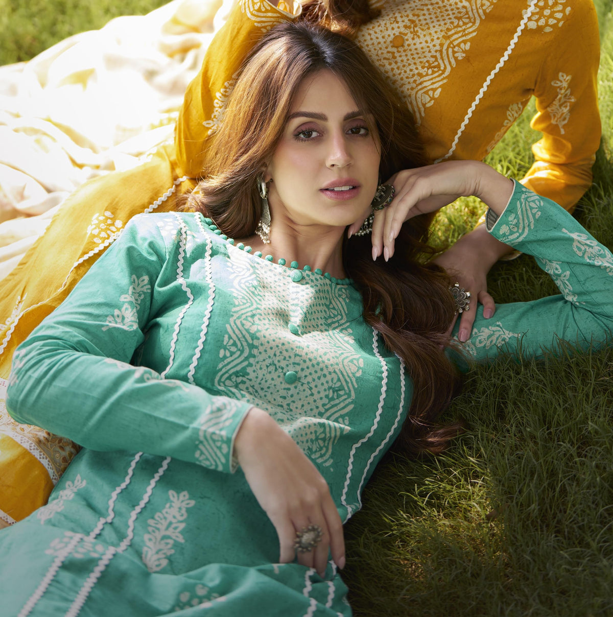 DRAVINAM Trends Women Pure Lawn Camric Digital Print Heavy Shifli Lace and Daman Heavy Embroidery Unstitched Suit Dress Material with Cotton Dupatta