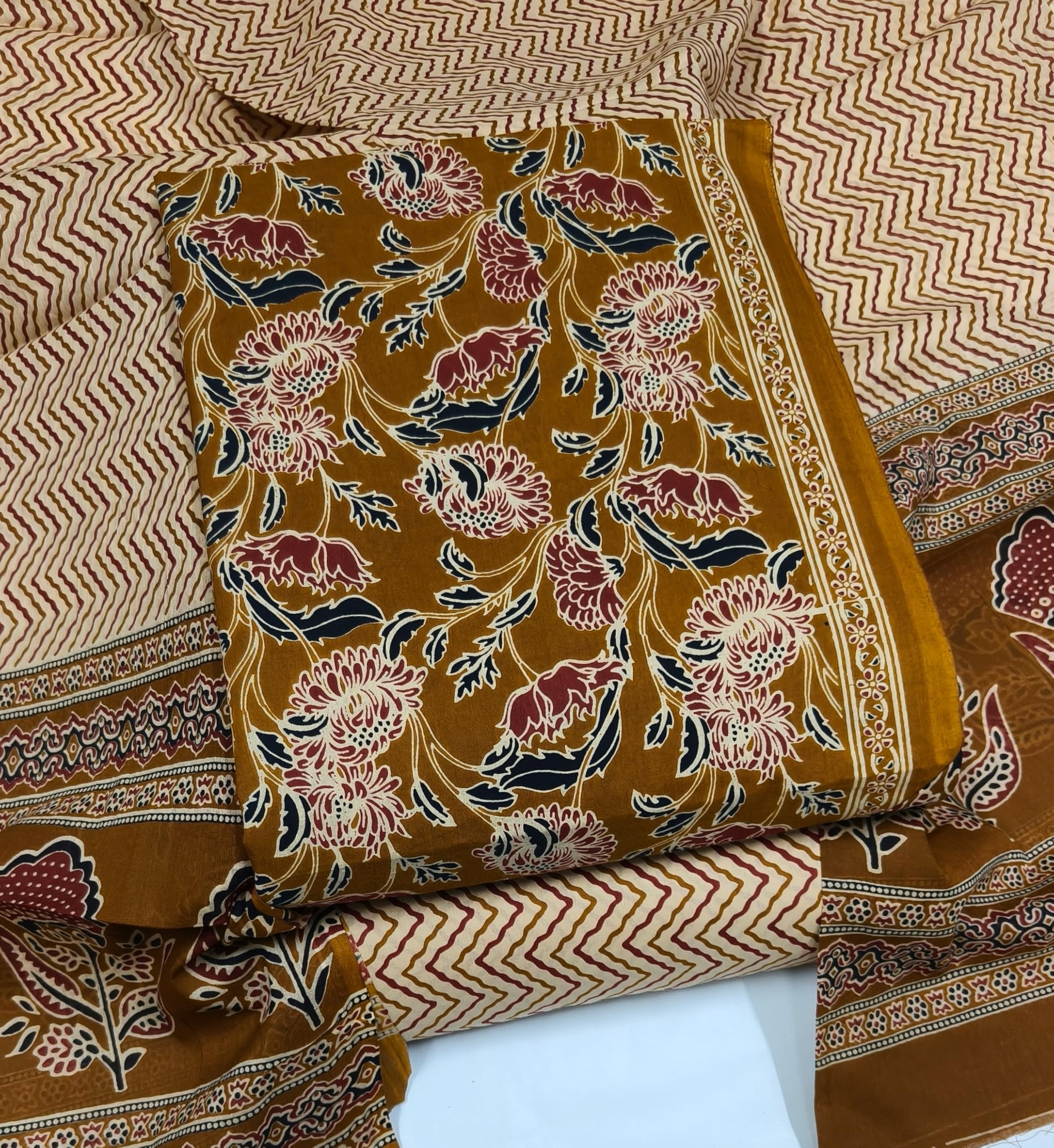 DRAVINAM Trends Jaipuri Print Cambric Cotton Unstitched Salwar Suit Dress Material for Women with Mulmul Cotton Dupatta