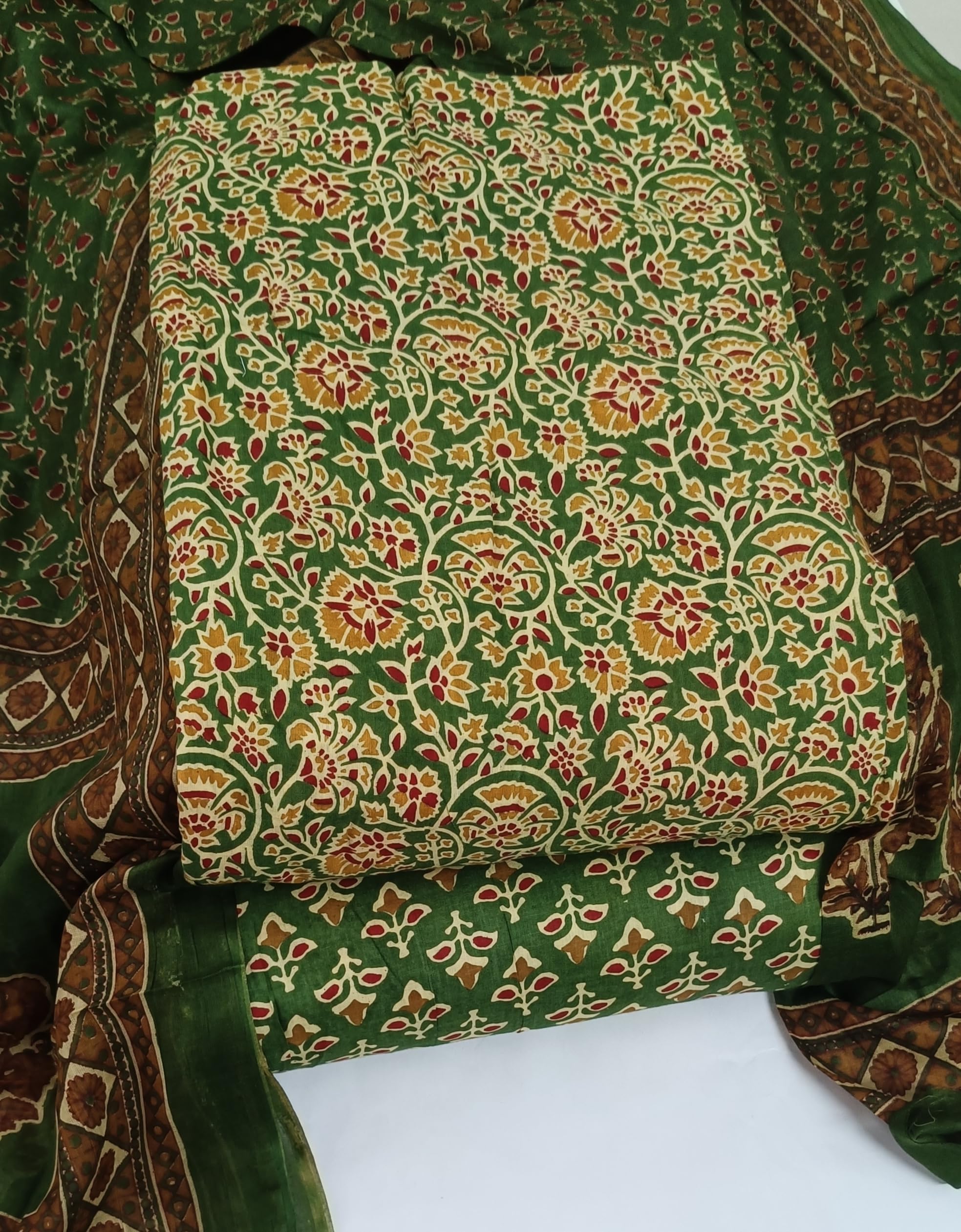 DRAVINAM Trends Jaipuri Print Cambric Cotton Unstitched Salwar Suit Dress Material for Women with Mulmul Cotton Dupatta