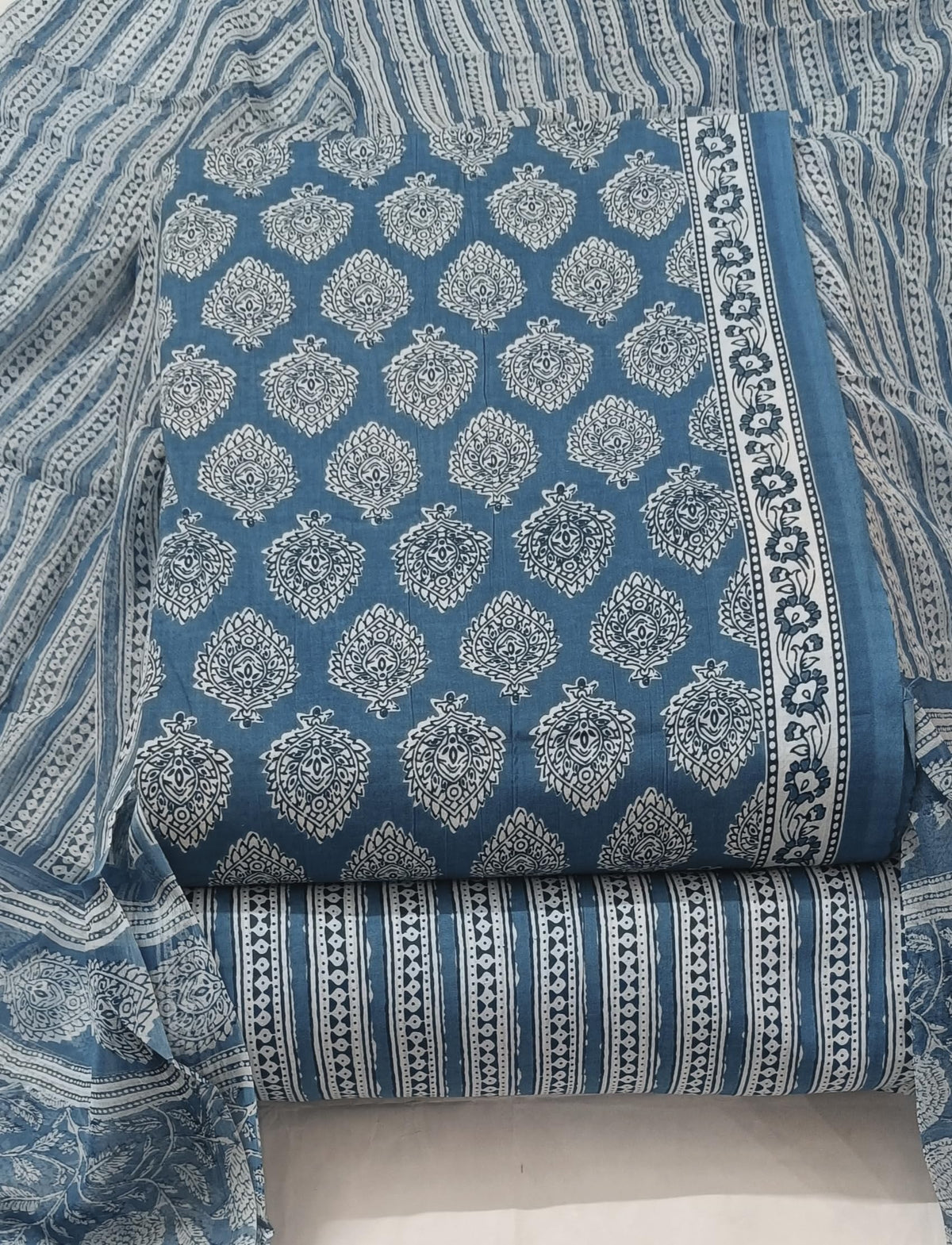DRAVINAM Trends Jaipuri Printed Pure Cambric Unstitched Cotton Suit Dress Material with Chiffon Printed Dupatta