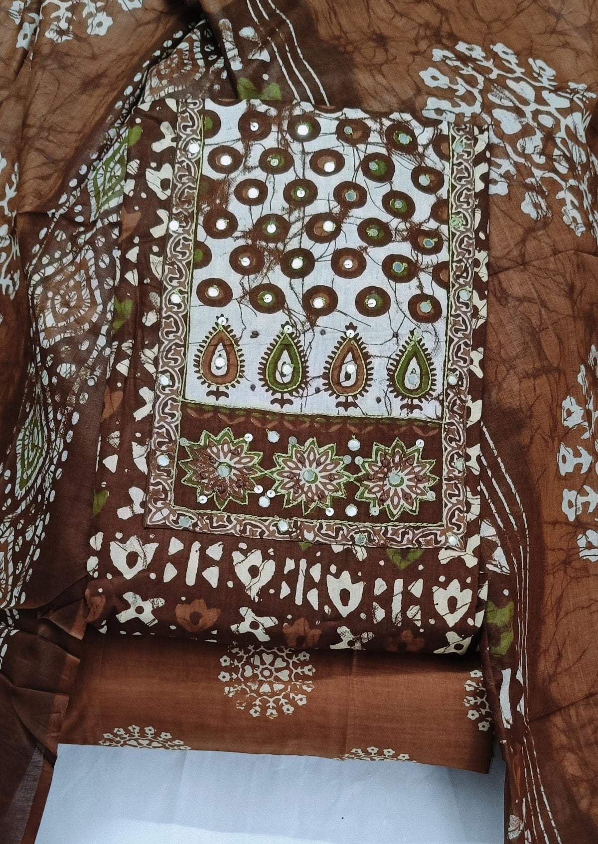 DRAVINAM Trends Women's Cambric Cotton Dress Material | Unstitch Printed Suit Set with Cotton Dupatta