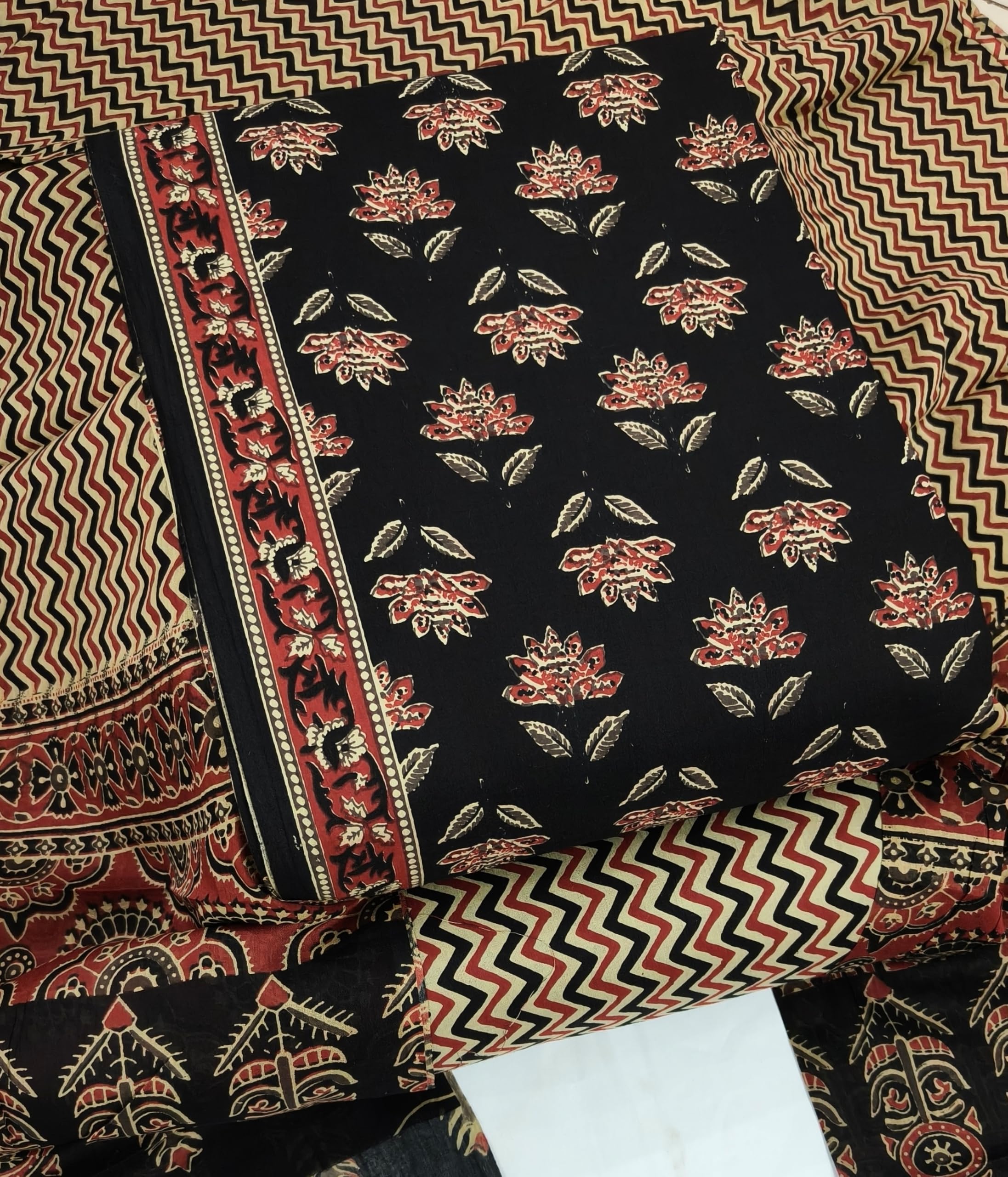 DRAVINAM Trends Jaipuri Print Cambric Cotton Unstitched Salwar Suit Dress Material for Women with Mulmul Cotton Dupatta