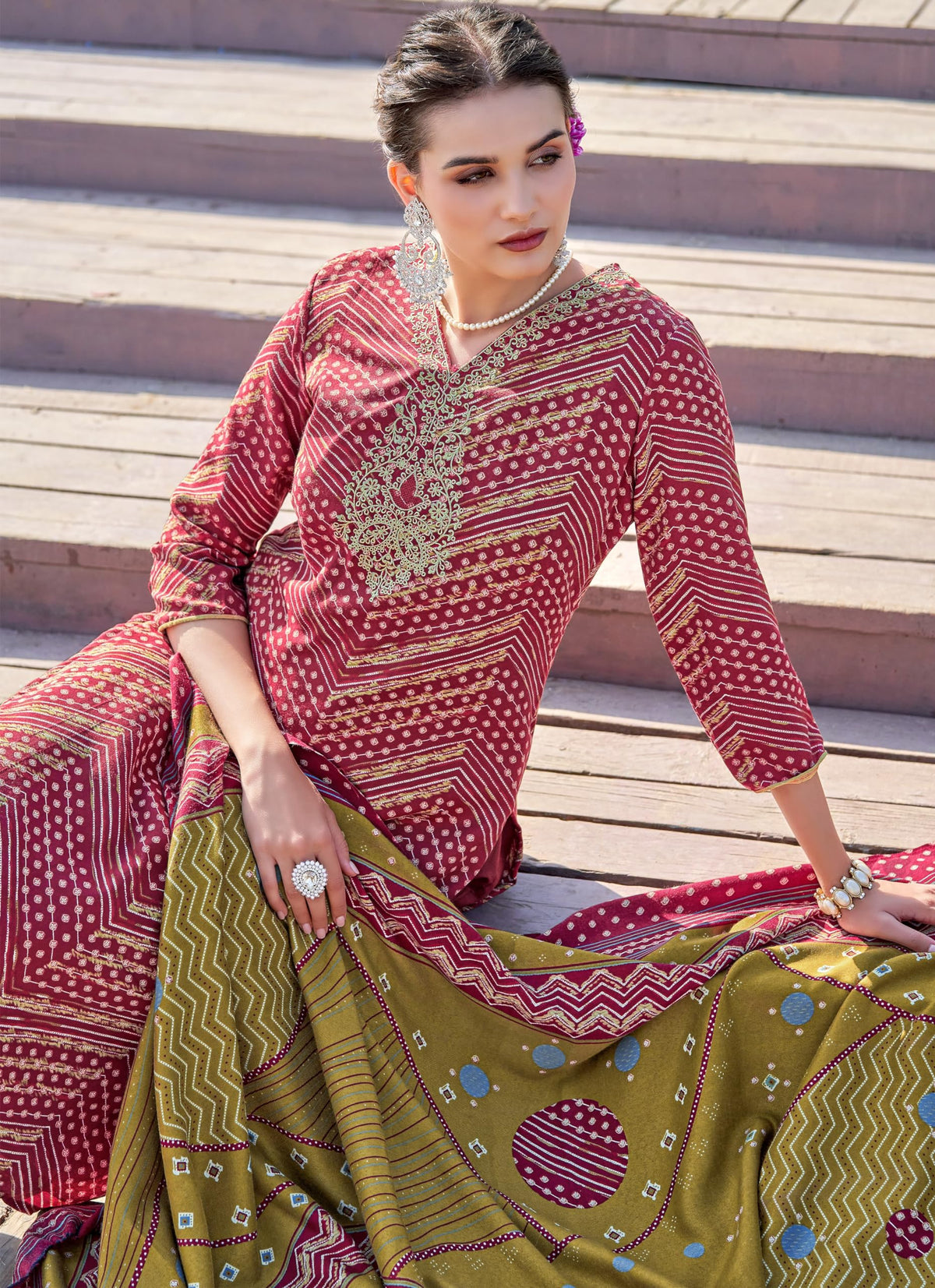 DRAVINAM Trends Women's Pure Pashmina Printed and Embroidered Suit Dress Material with Pure Pashmina Dobby Printed Shawl