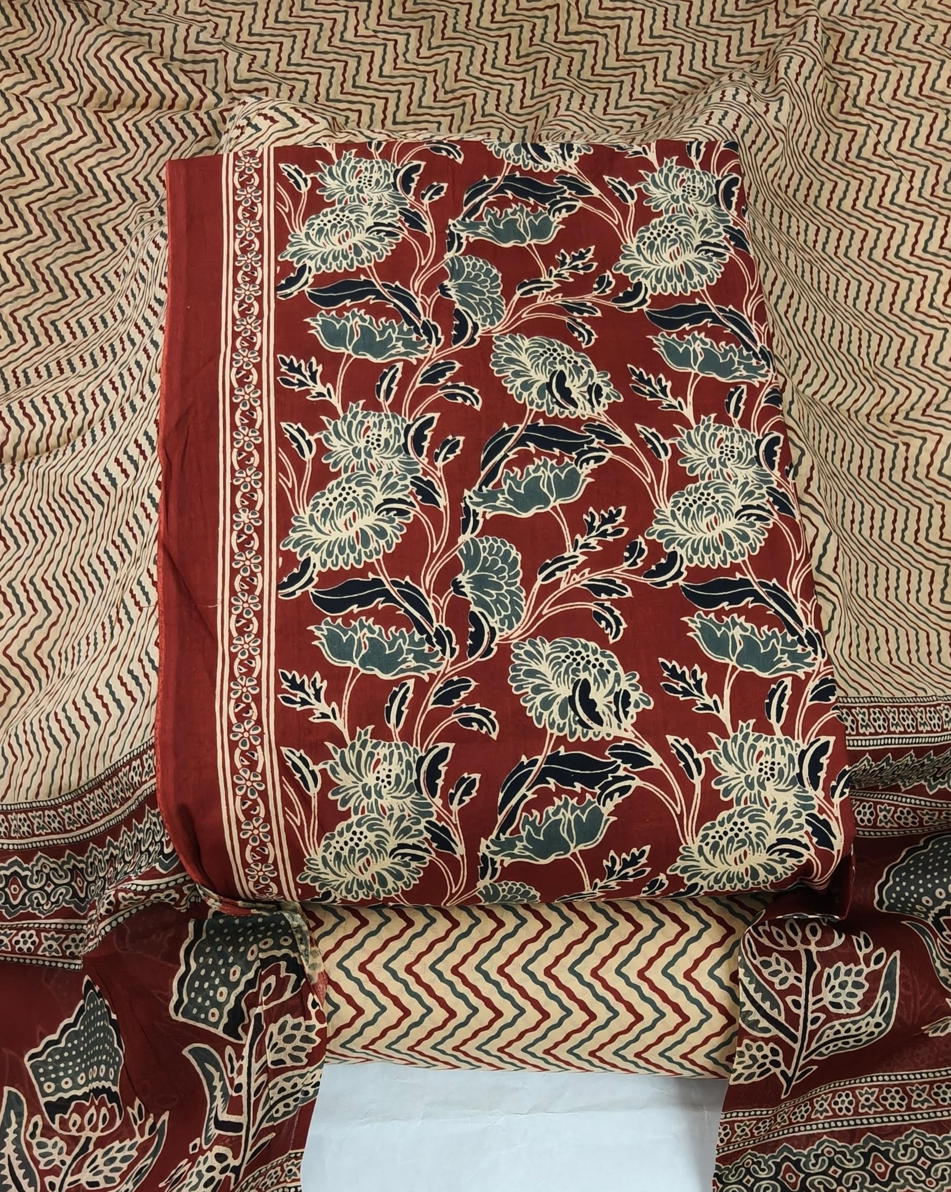 DRAVINAM Trends Jaipuri Print Cambric Cotton Unstitched Salwar Suit Dress Material for Women with Mulmul Cotton Dupatta