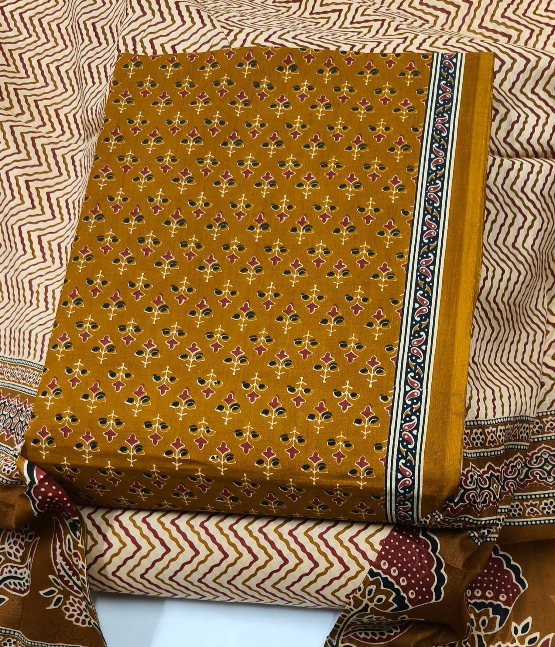 DRAVINAM Trends Jaipuri Print Cambric Cotton Unstitched Salwar Suit Dress Material for Women with Mulmul Cotton Dupatta