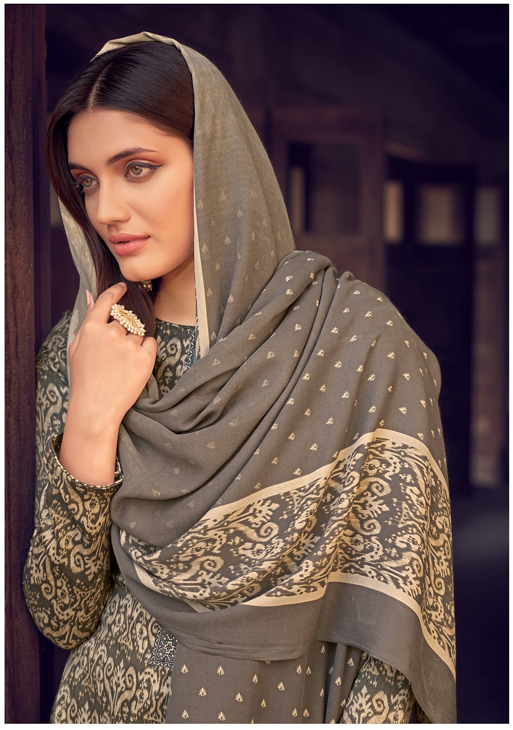 DRAVINAM Trends Women's Unstitched Embroidered Pure Woollen Pashmina Salwar Suit Dress Material with Digital Print Soft Pashmina Shawl Dupatta (Free Size_Grey)