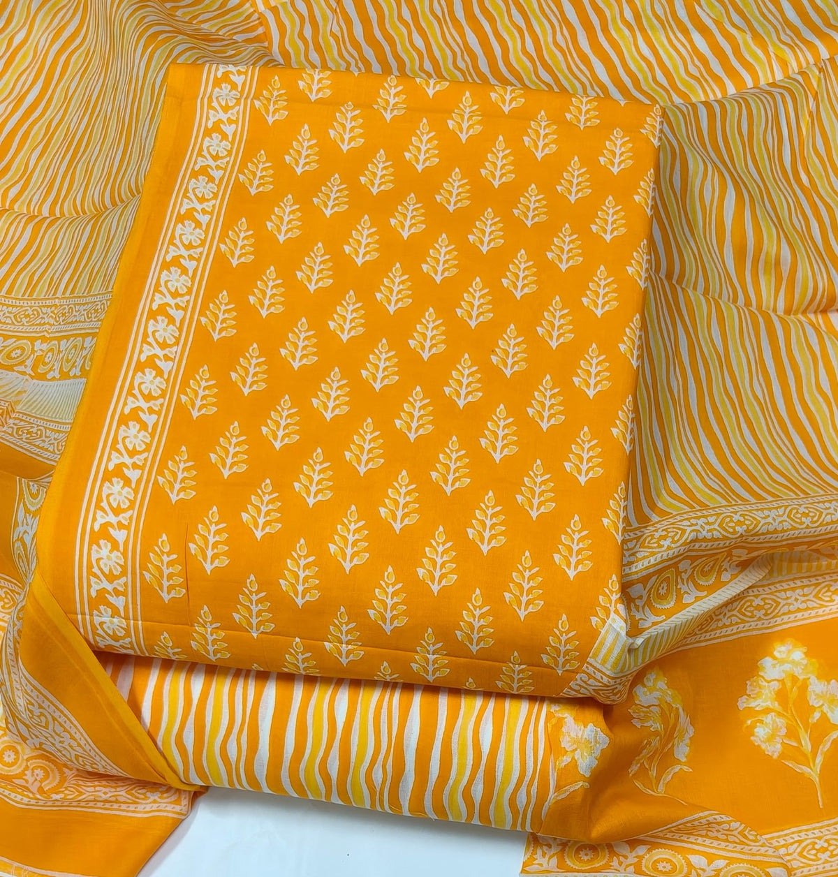 DRAVINAM Trends Jaipuri Print Cambric Cotton Unstitched Salwar Suit Dress Material for Women with Mulmul Cotton Dupatta