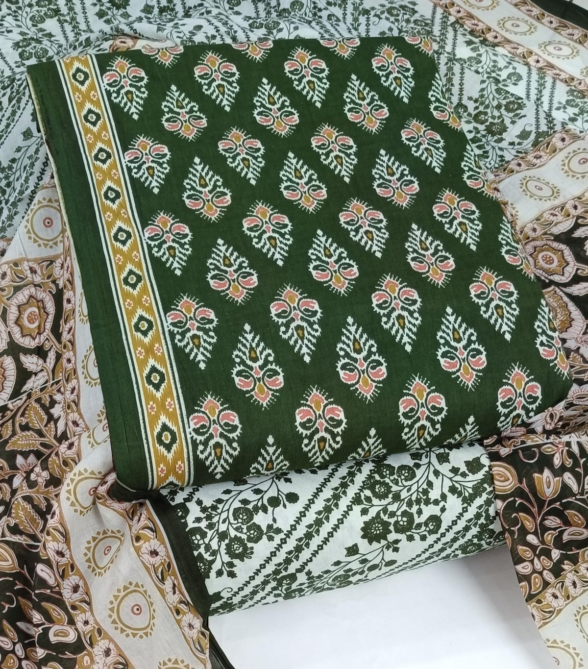 DRAVINAM Trends Jaipuri Print Cambric Cotton Unstitched Salwar Suit Dress Material for Women with Mulmul Cotton Dupatta