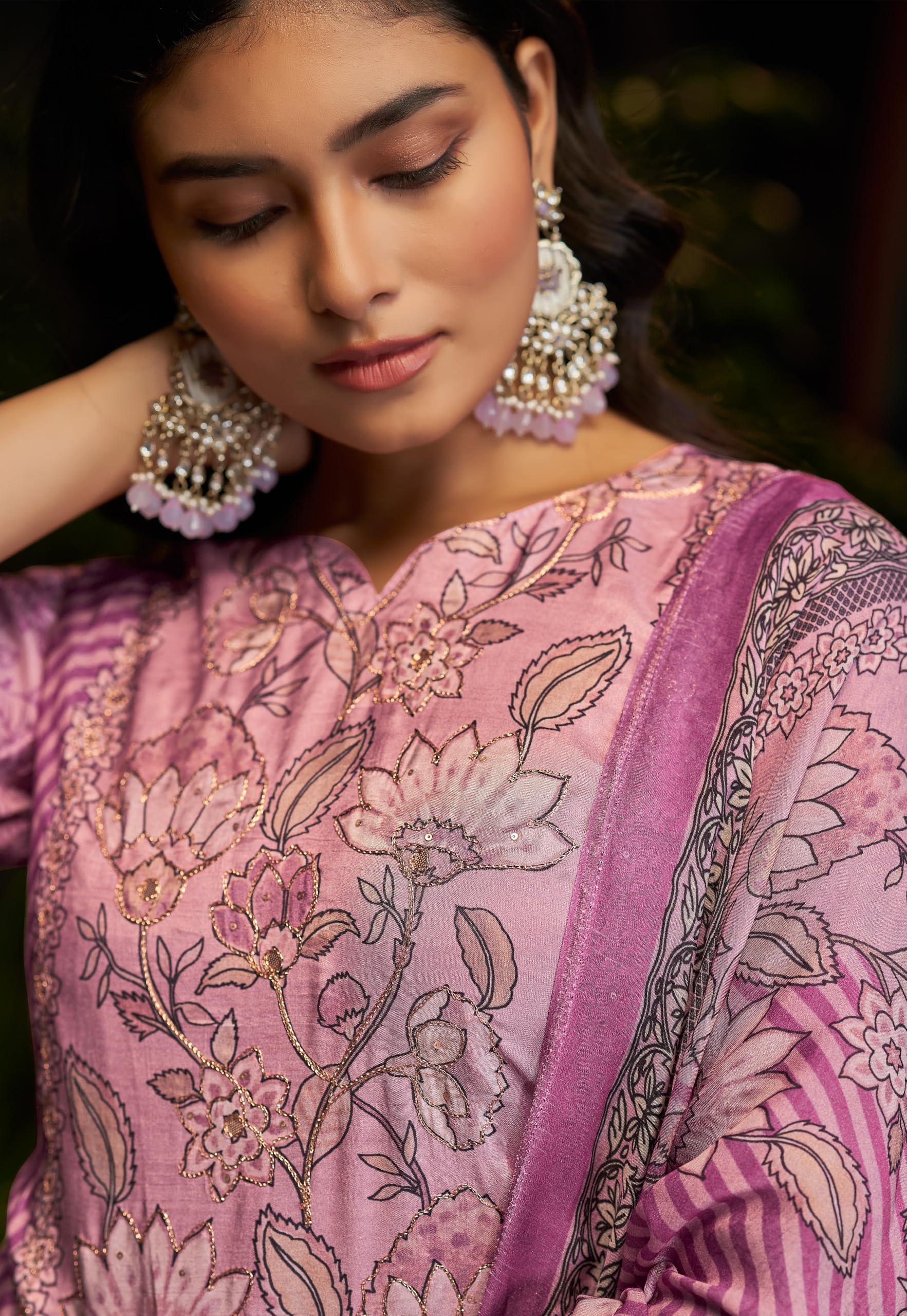 DRAVINAM Trends Women's Unstitched Maslin Salwar Suit Dress Material - Pure Bemberg Maslin Aari Work Kameez II Rayon Unstitch Bottoms II Viscose Maslin Digital Prints Dupatta