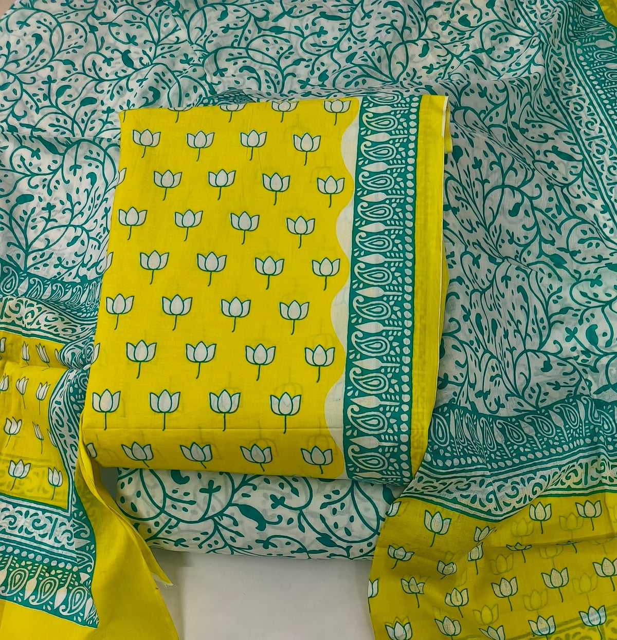 DRAVINAM Trends Jaipuri Print Cambric Cotton Unstitched Salwar Suit Dress Material for Women with Mulmul Cotton Dupatta