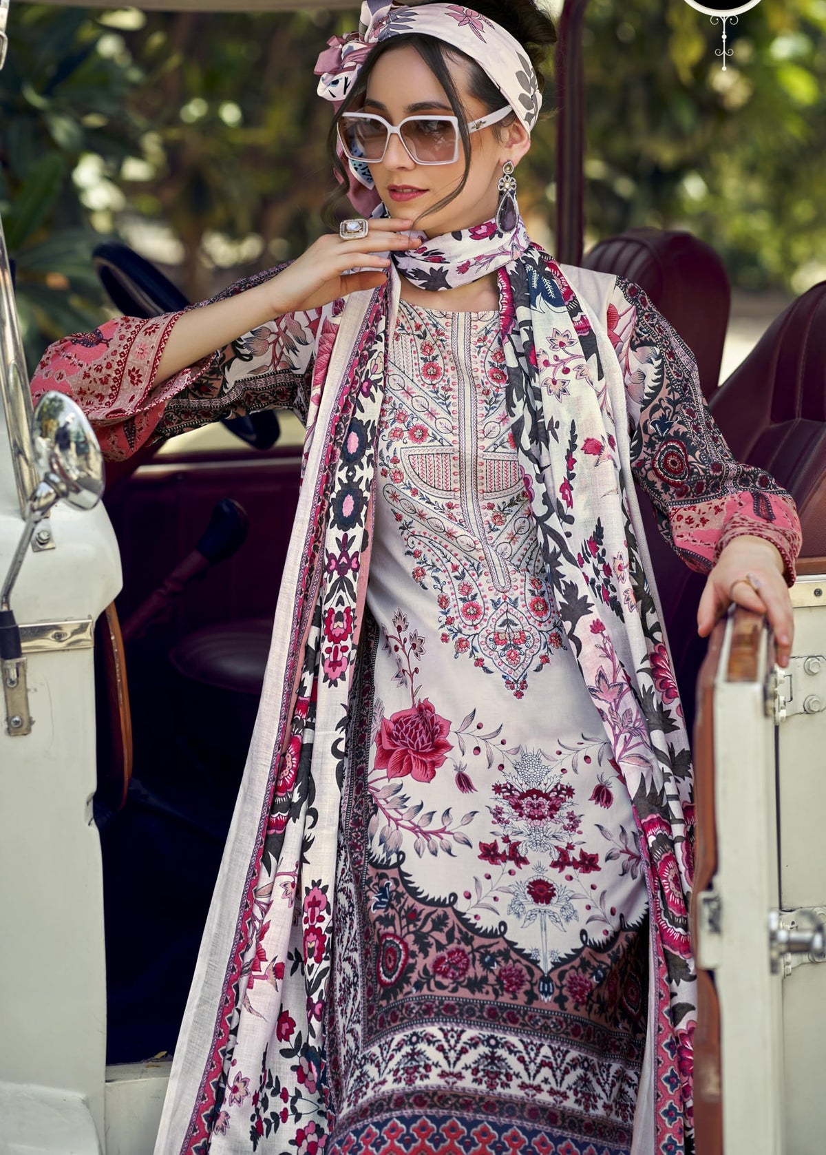 DRAVINAM Trends Kurti 2.50 mtrs, Pure Cotton (3 mtrs apx), Pure MAL MAL Cotton Dupatta Digital Print|Light Grey