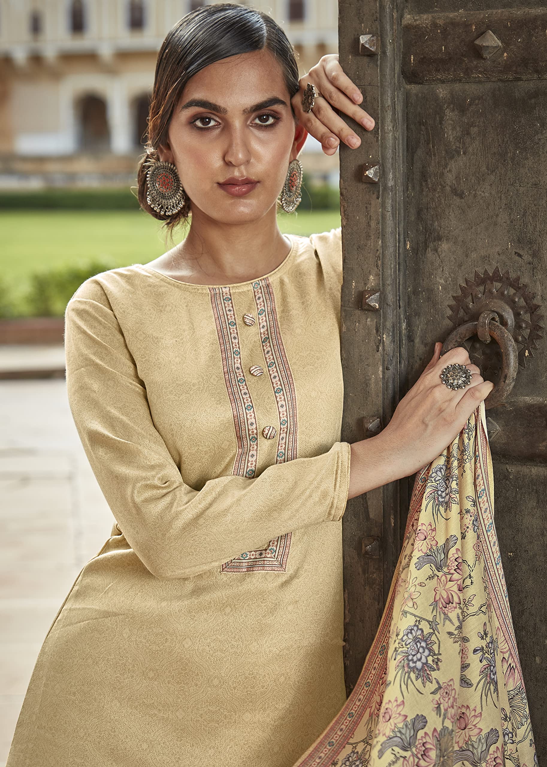 DRAVINAM Trends Women's Unstitched digital Print Embroidered Pure Woollen Pashmina Salwar Suit Dress Material with printed woolen shawl dupatta (Cream)