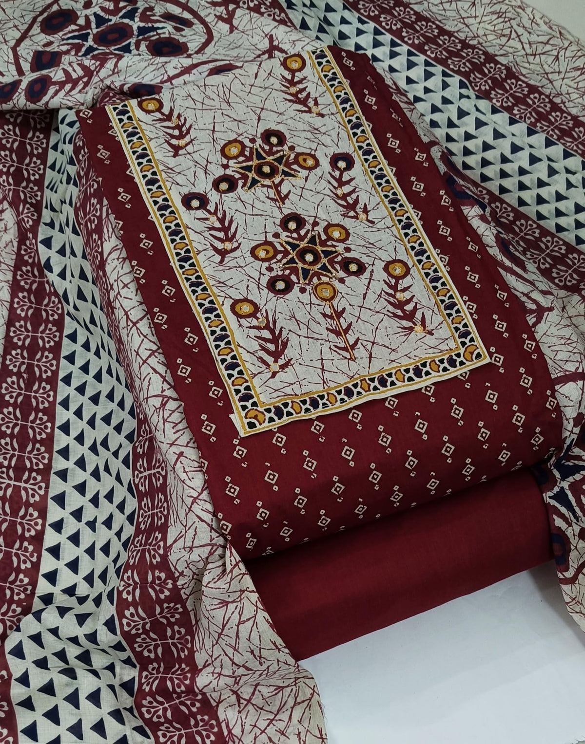 DRAVINAM Trends Women's Cambric Cotton Dress Material | Unstitch Printed Suit Set with Cotton Dupatta