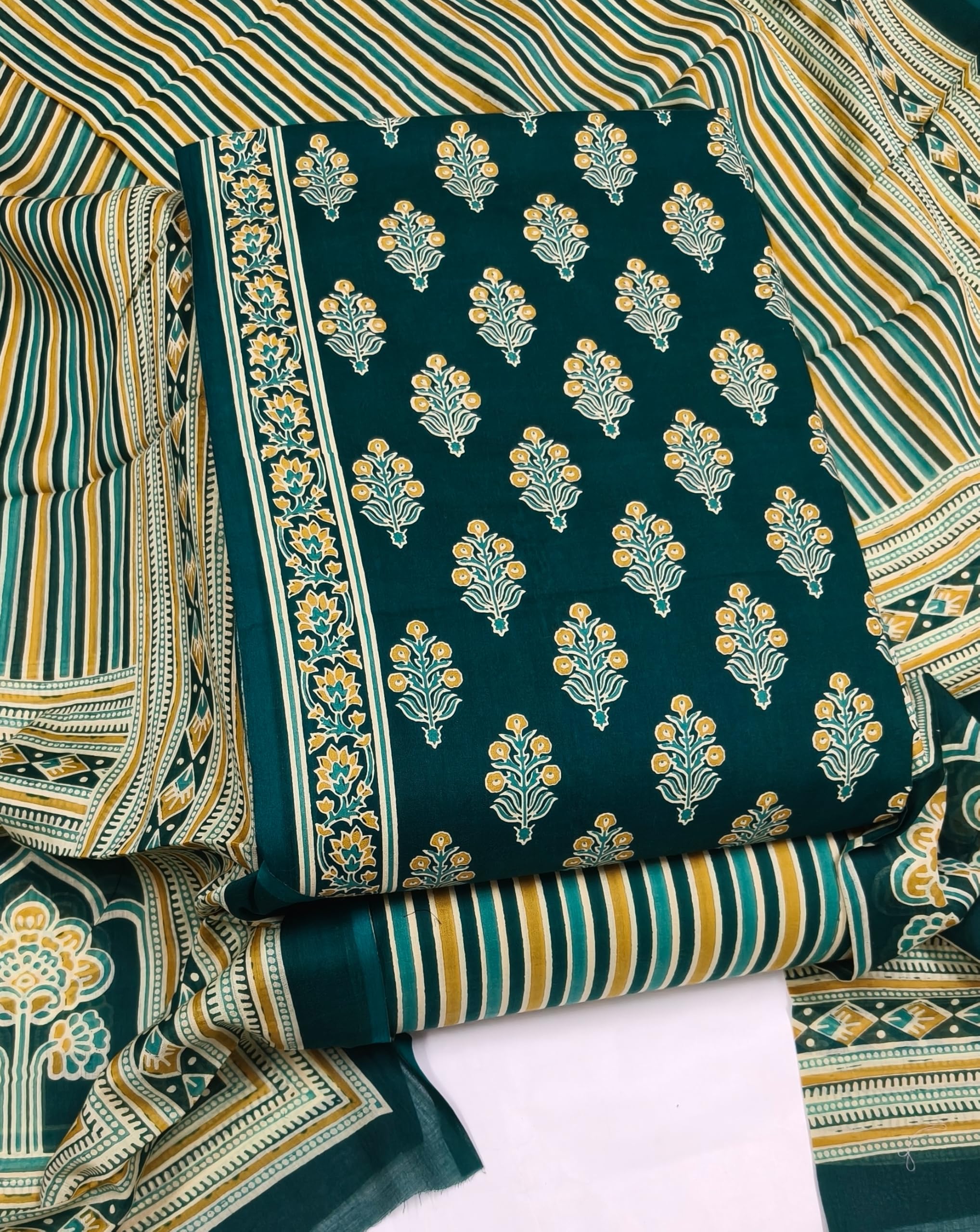 DRAVINAM Trends Jaipuri Print Cambric Cotton Unstitched Salwar Suit Dress Material for Women with Mulmul Cotton Dupatta