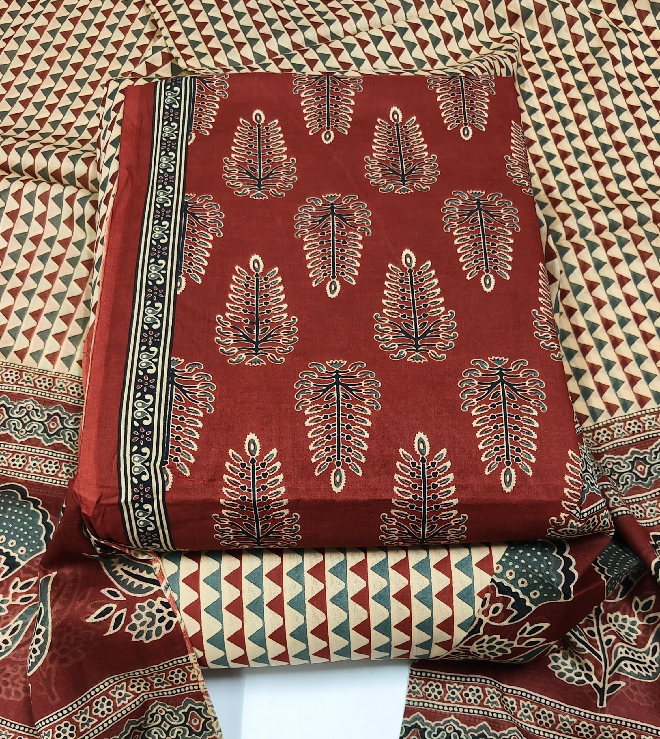 DRAVINAM Trends Jaipuri Print Cambric Cotton Unstitched Salwar Suit Dress Material for Women with Mulmul Cotton Dupatta