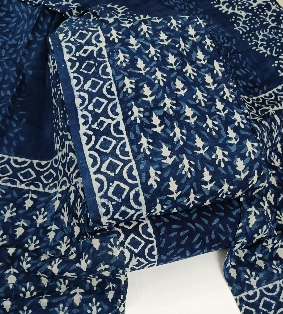 DRAVINAM Trends Hand Block Print Jaipuri Cambric Unstitched Cotton Suit Dress Material for Women with Mulmul Cotton Hand Printed Dupatta