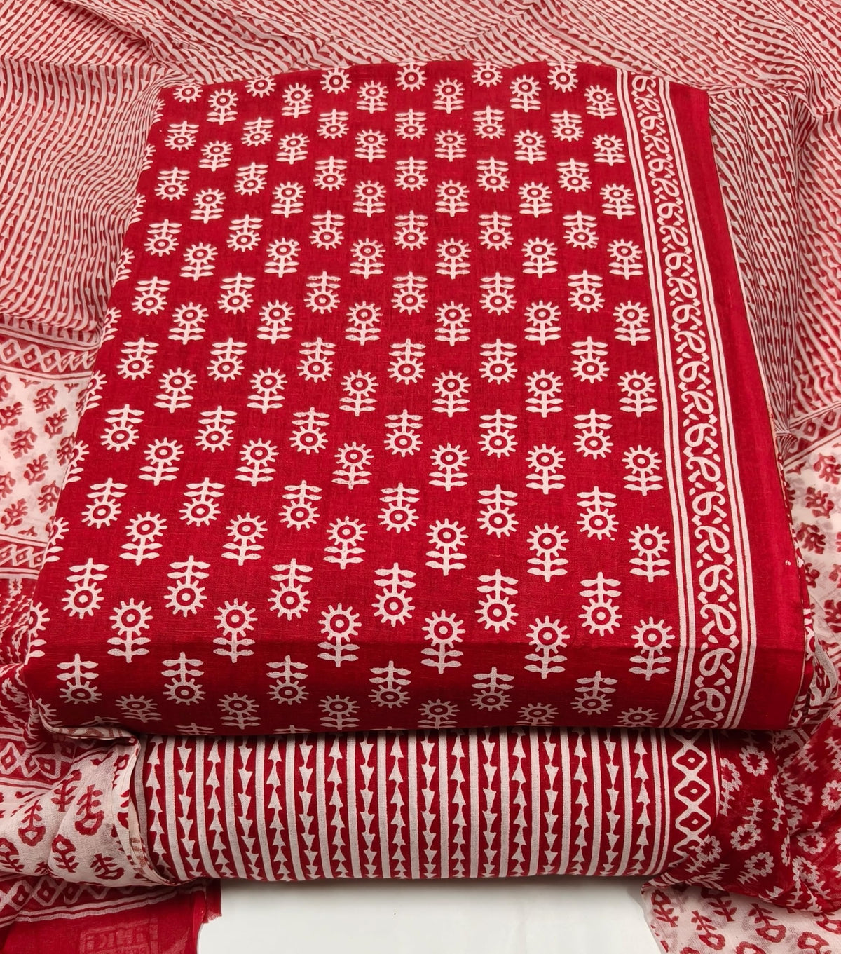 DRAVINAM Trends Jaipuri Print Cambric Cotton Unstitched Salwar Suit Dress Material for Women with Mulmul Cotton Dupatta
