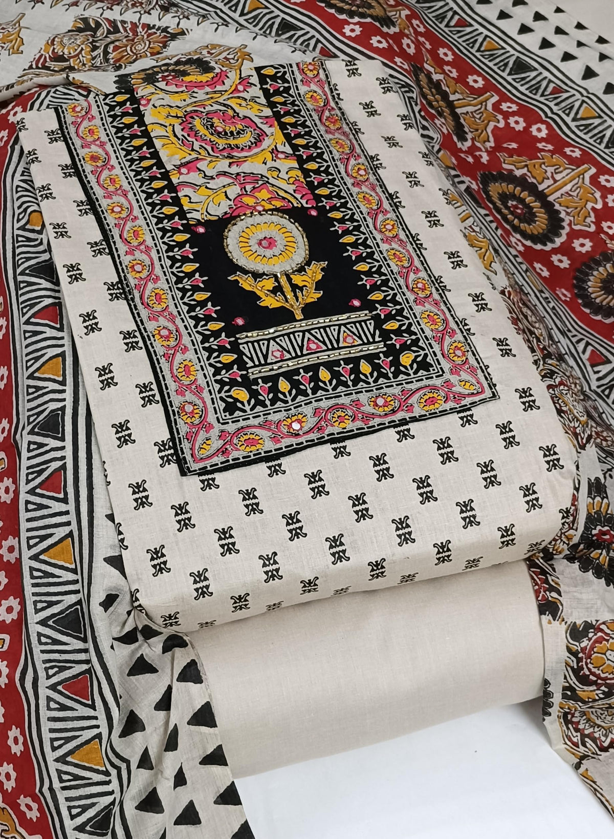 DRAVINAM Trends Women's Cambric Cotton Dress Material | Unstitch Kalamkari Printed Suit Set with Cotton Dupatta