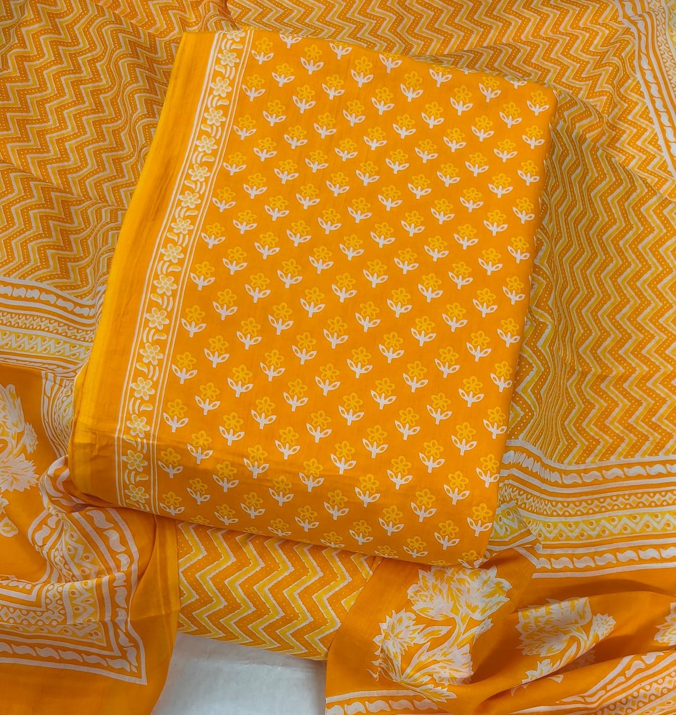 DRAVINAM Trends Jaipuri Print Cambric Cotton Unstitched Salwar Suit Dress Material for Women with Mulmul Cotton Dupatta