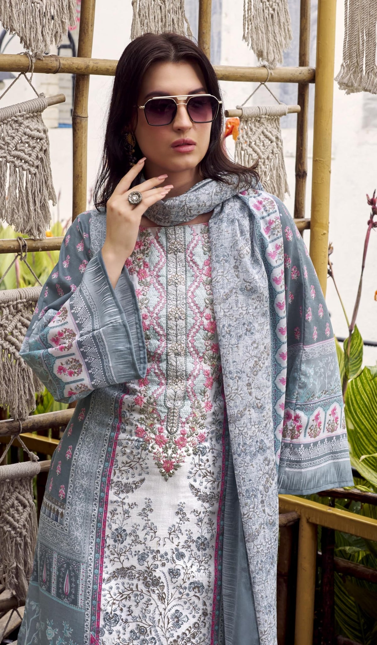 DRAVINAM Trends Women's Unstitched Cotton Suit Dress Material - Printed Embroidered Top II Plain Bottoms II Print Dupatta