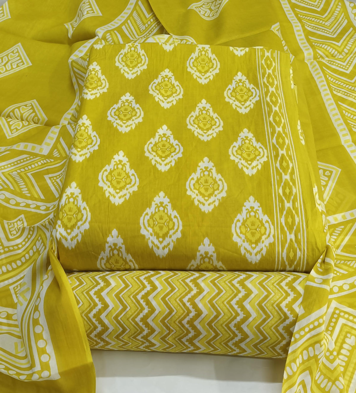 DRAVINAM Trends Jaipuri Print Cambric Cotton Unstitched Salwar Suit Dress Material for Women with Mulmul Cotton Dupatta