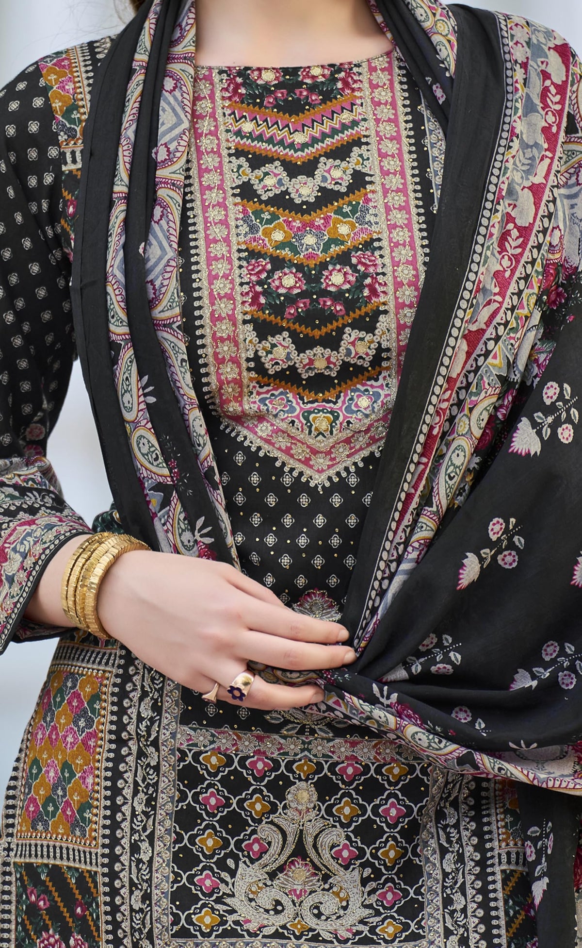 DRAVINAM Trends Kurti 2.50 mtrs, Pure Cotton (3 mtrs apx), Pure MAL MAL Cotton Dupatta Print (2.30|Black
