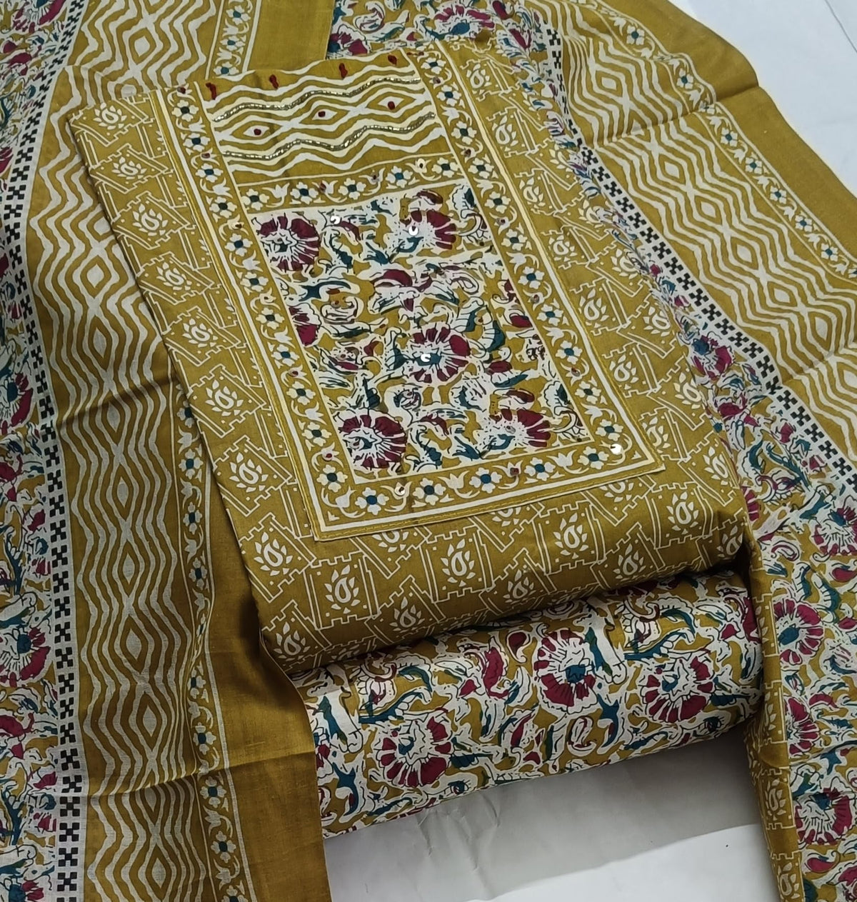DRAVINAM Trends Women's Cambric Cotton Dress Material | Unstitch Kalamkari Printed Suit Set with Cotton Dupatta