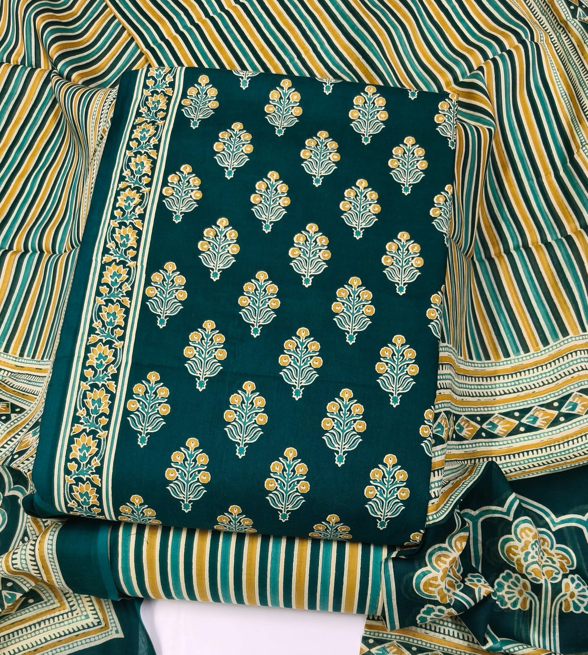 DRAVINAM Trends Jaipuri Print Cambric Cotton Unstitched Salwar Suit Dress Material for Women with Mulmul Cotton Dupatta