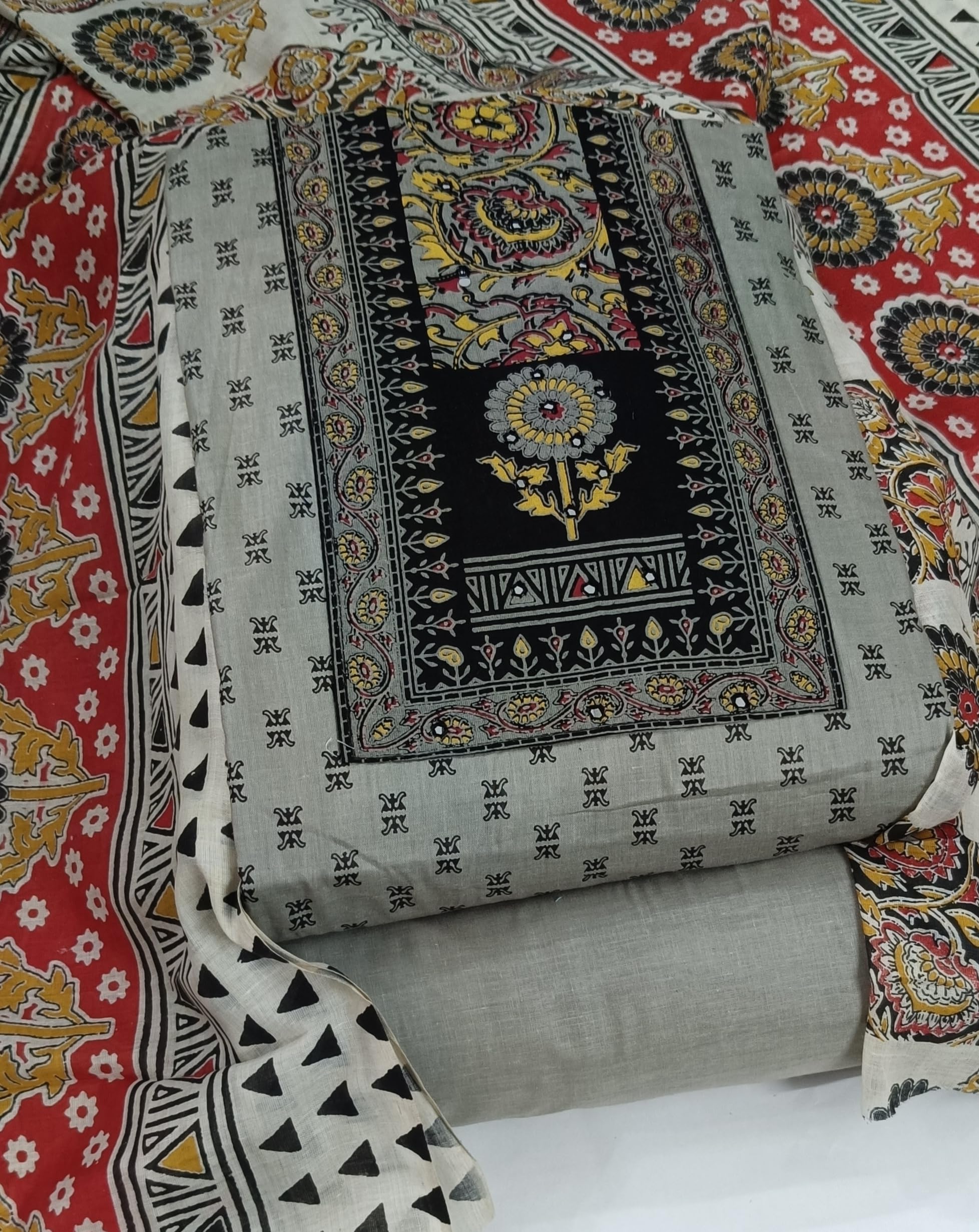 DRAVINAM Trends Women's Cambric Cotton Dress Material | Unstitch Kalamkari Printed Suit Set with Cotton Dupatta