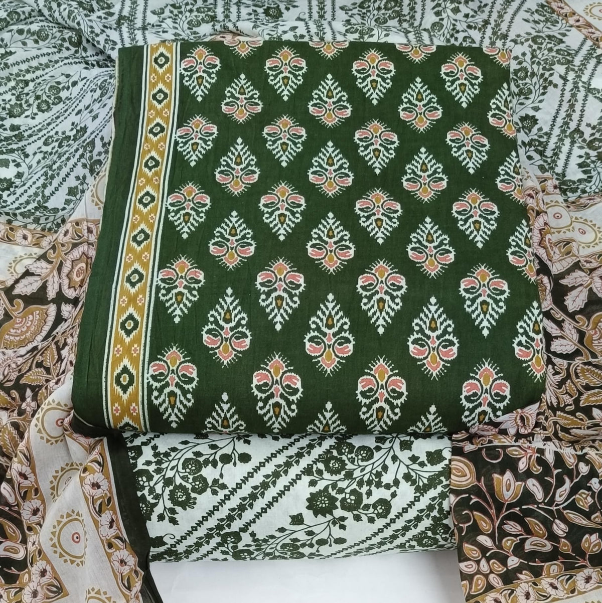 DRAVINAM Trends Jaipuri Print Cambric Cotton Unstitched Salwar Suit Dress Material for Women with Mulmul Cotton Dupatta