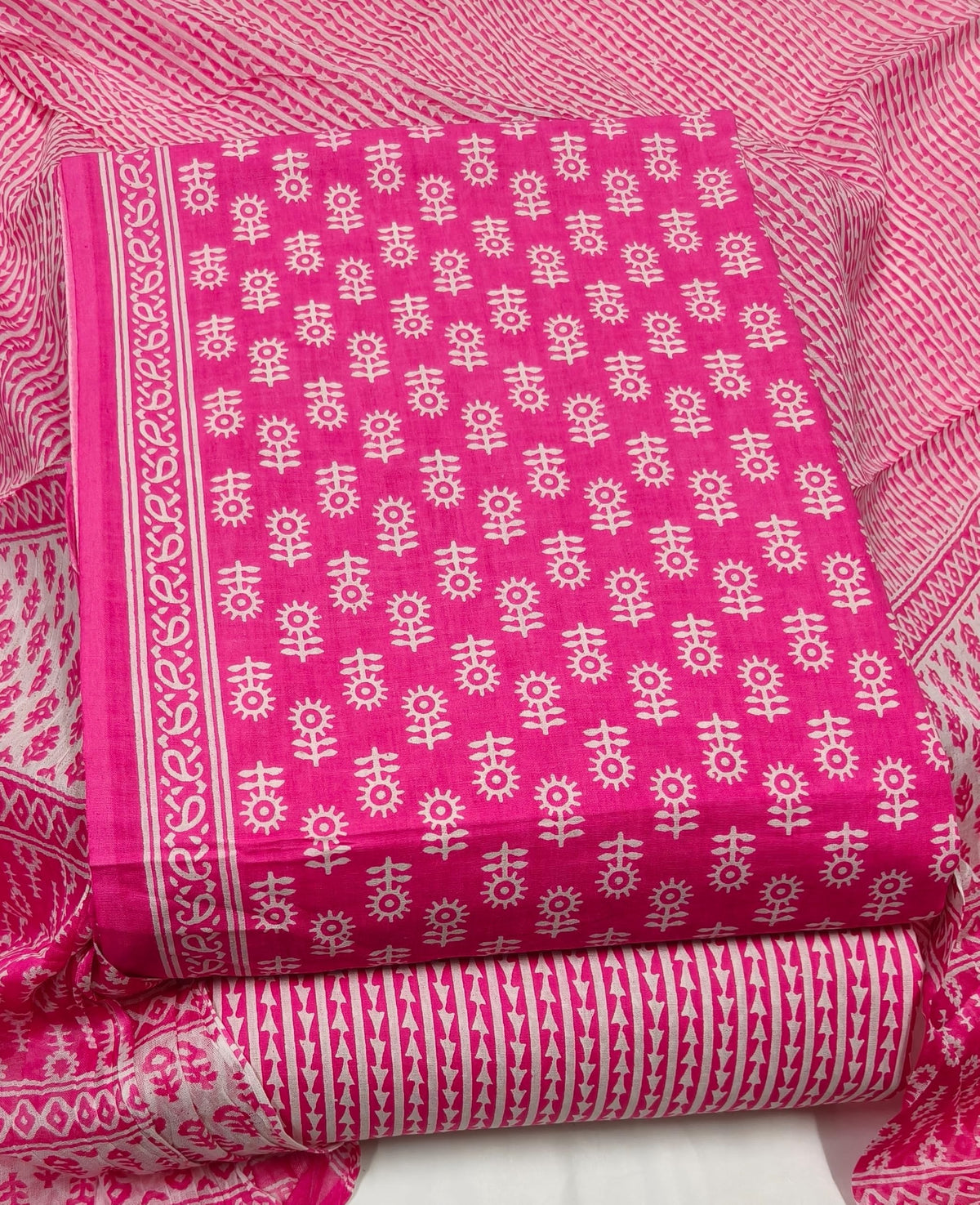 DRAVINAM Trends Jaipuri Print Cambric Cotton Unstitched Salwar Suit Dress Material for Women with Mulmul Cotton Dupatta