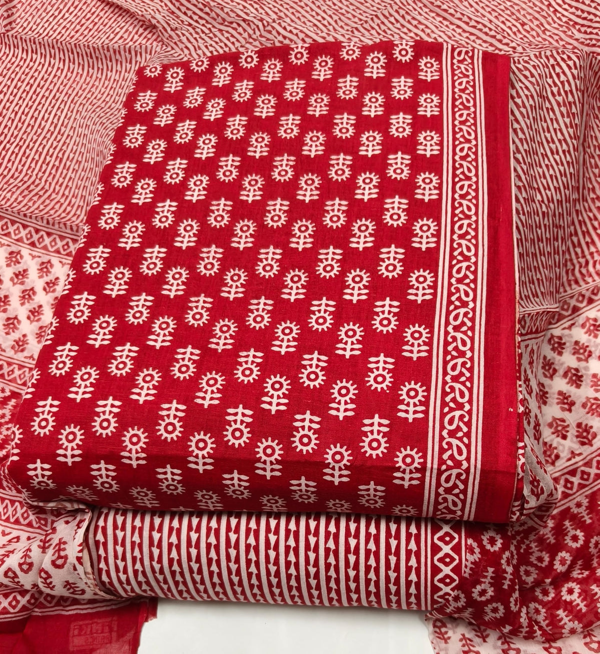 DRAVINAM Trends Jaipuri Print Cambric Cotton Unstitched Salwar Suit Dress Material for Women with Mulmul Cotton Dupatta