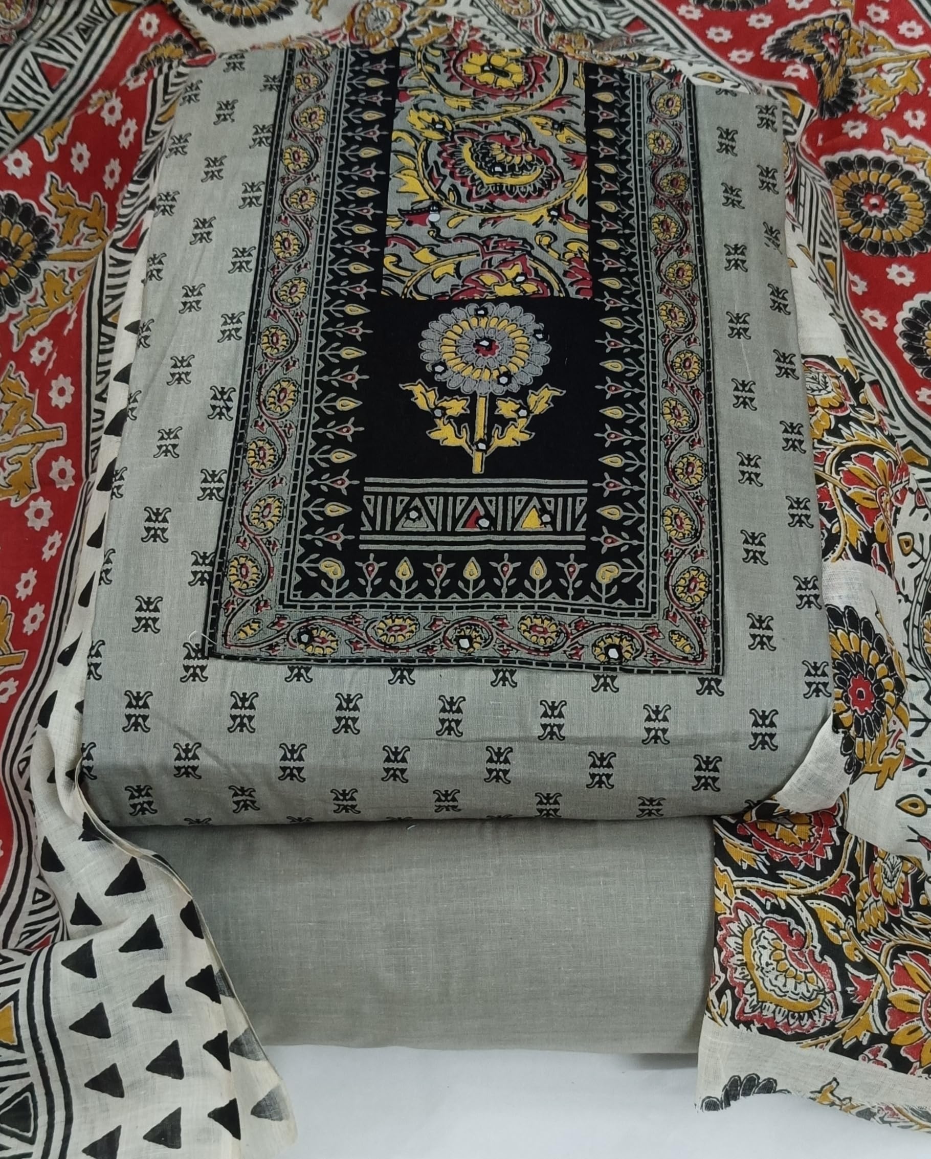 DRAVINAM Trends Women's Cambric Cotton Dress Material | Unstitch Kalamkari Printed Suit Set with Cotton Dupatta