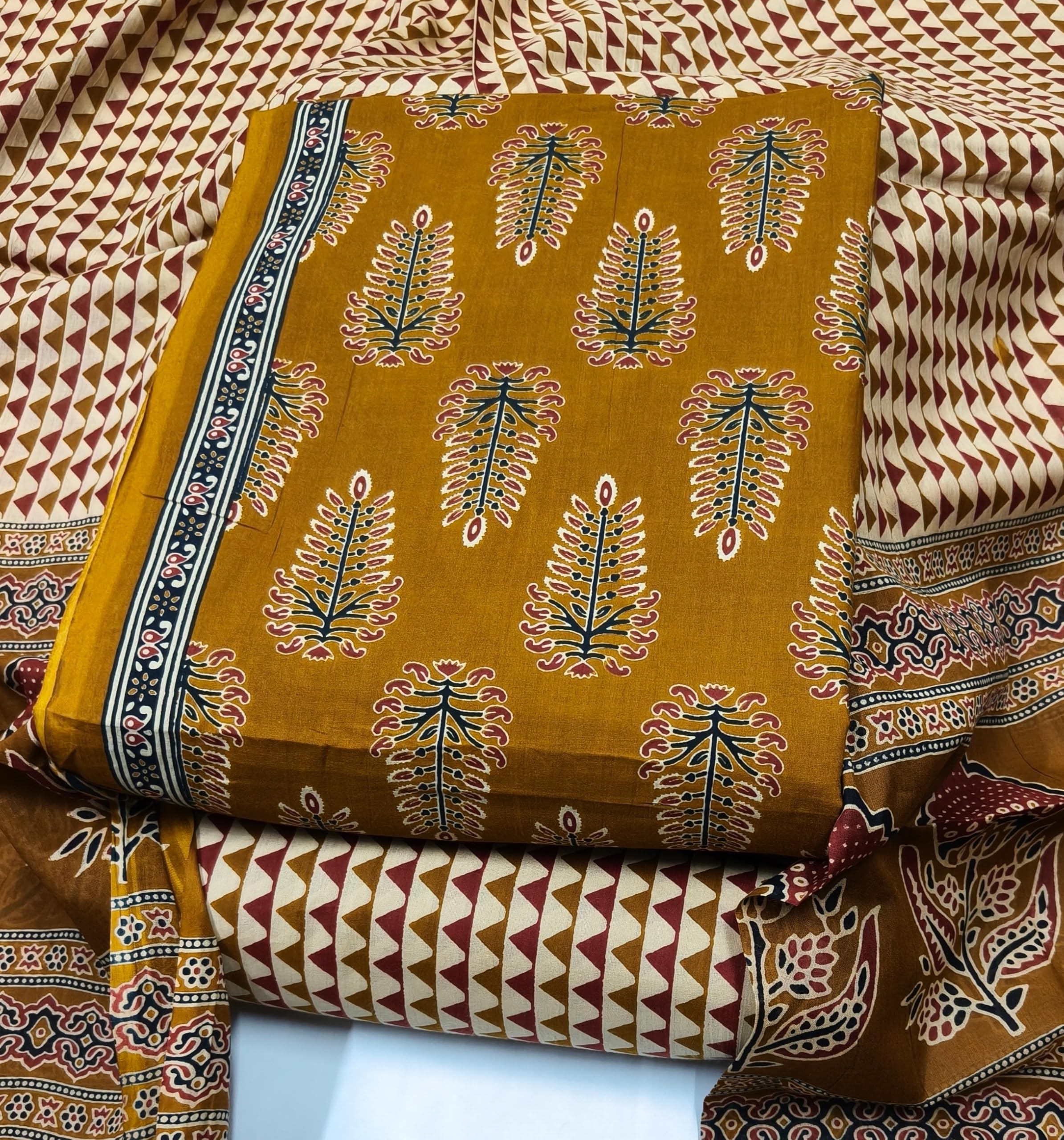 DRAVINAM Trends Jaipuri Print Cambric Cotton Unstitched Salwar Suit Dress Material for Women with Mulmul Cotton Dupatta