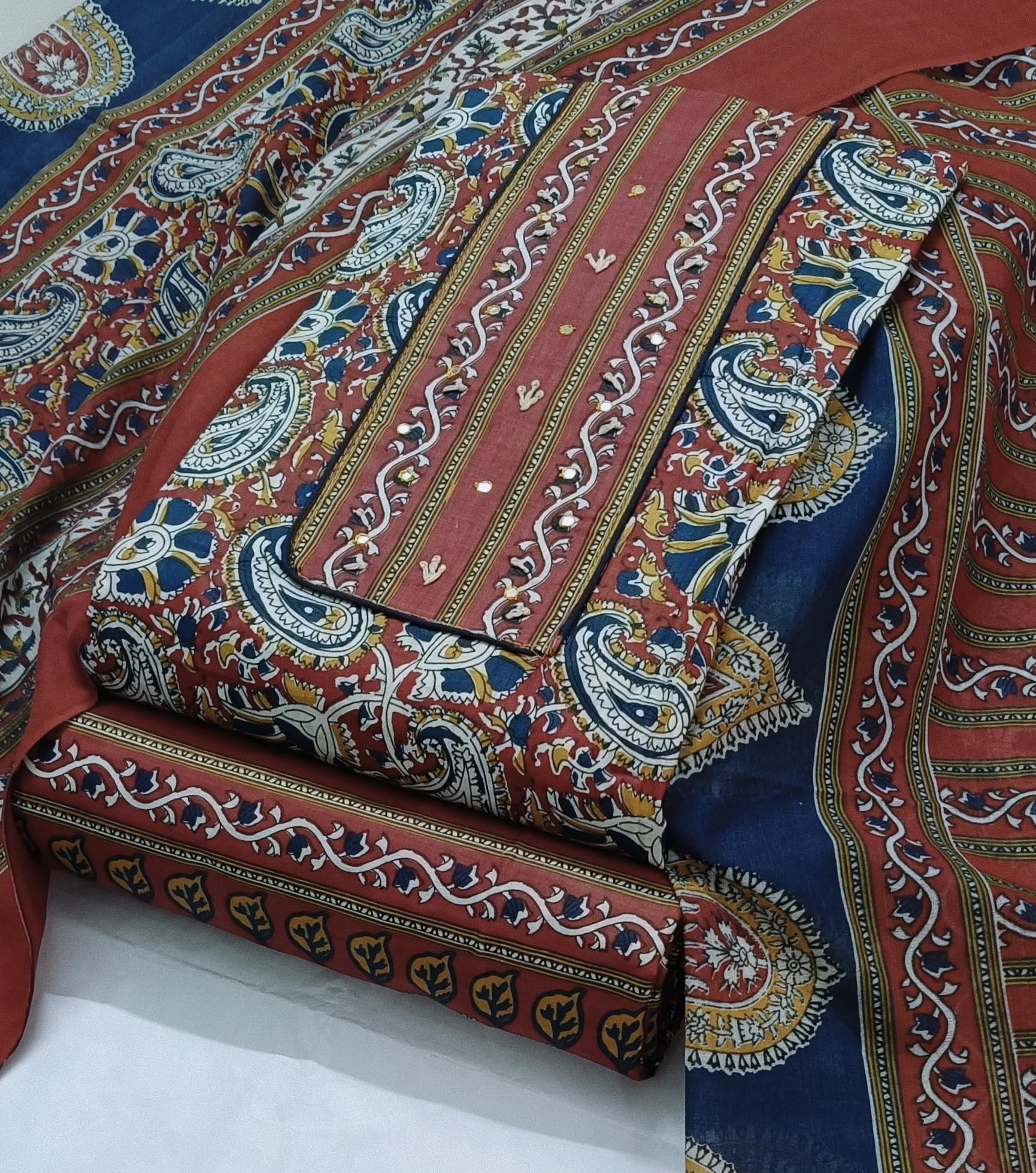 DRAVINAM Trends Women's Cambric Cotton Dress Material | Unstitch Kalamkari Printed Suit Set with Cotton Dupatta