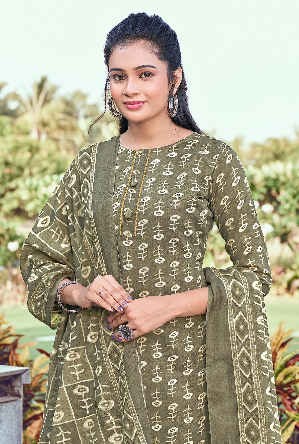 DRAVINAM Trends Women's Pure Cotton Batik Printed Unstitiched Salwar Suit Dress Material with Cotton Printed Dupatta (Grey)